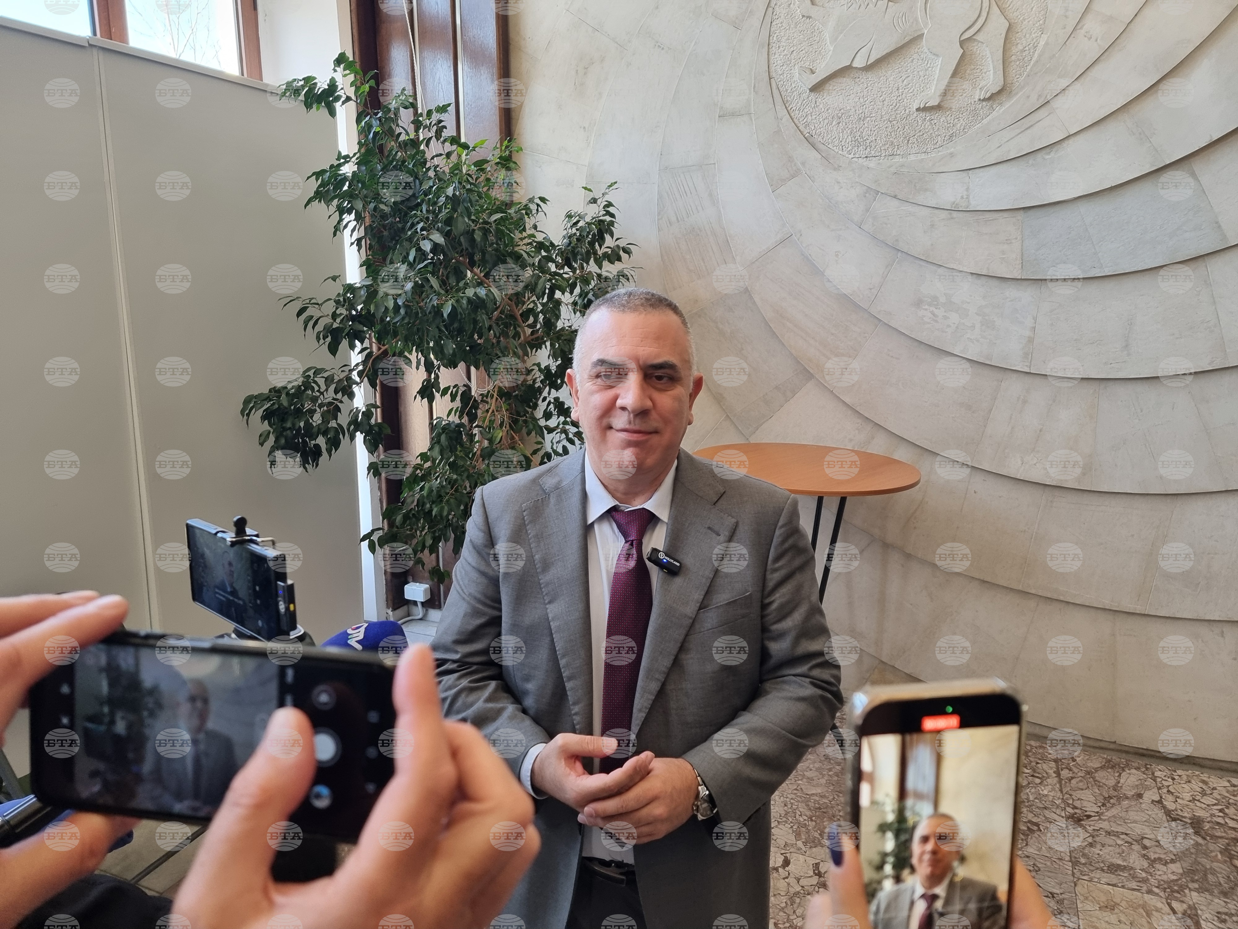 Община Сливен почти не е продавала общински терени за изграждане на фотоволтаични централи, каза кметът Стефан Радев