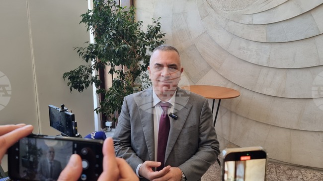 Забавянето на държавния бюджет може да доведе до забавяне и на важни инфраструктурни дейности в Сливен, каза кметът Стефан Радев