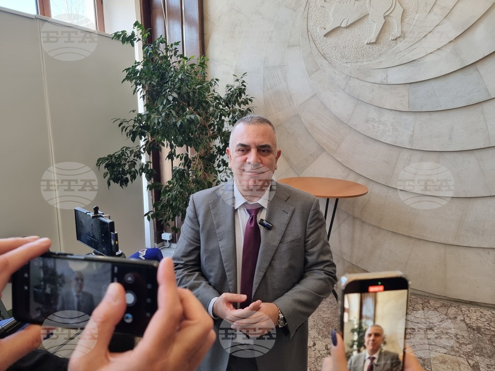 Забавянето на държавния бюджет може да доведе до забавяне и на важни инфраструктурни дейности в Сливен, каза кметът Стефан Радев