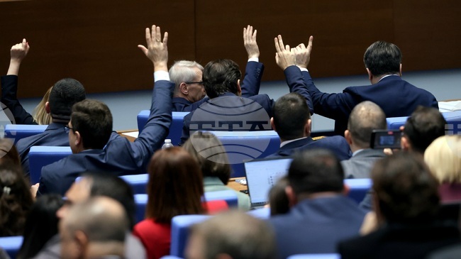 Parliament Votes Zhelyazkov Cabinet Out of Office