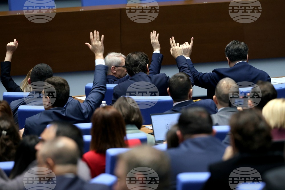 Parliament Votes Zhelyazkov Cabinet Out of Office