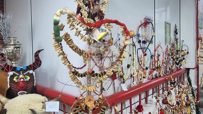 Близо 400 творби участват в конкурса "Направи добро за Коледа" в Петрич