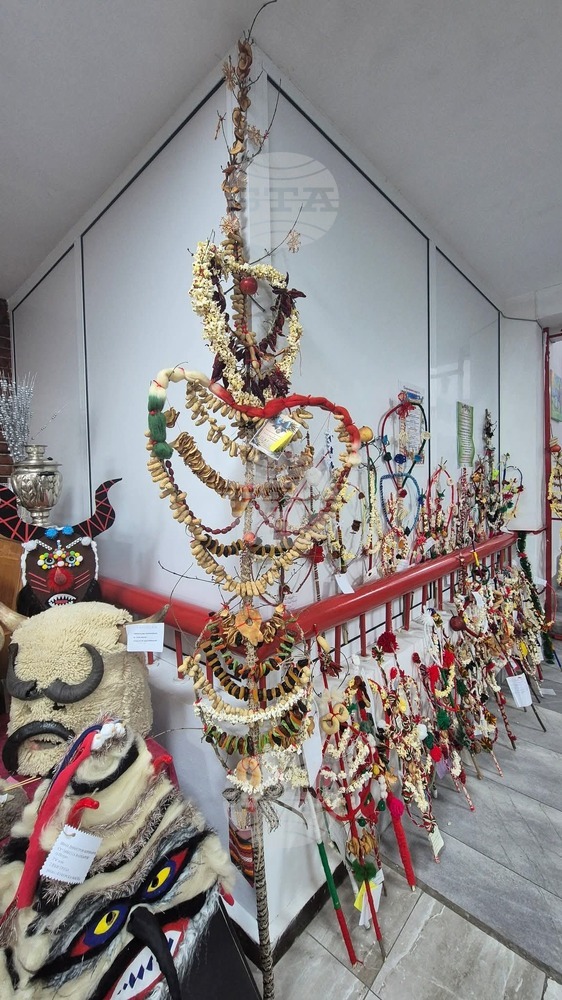 Близо 400 творби участват в конкурса "Направи добро за Коледа" в Петрич