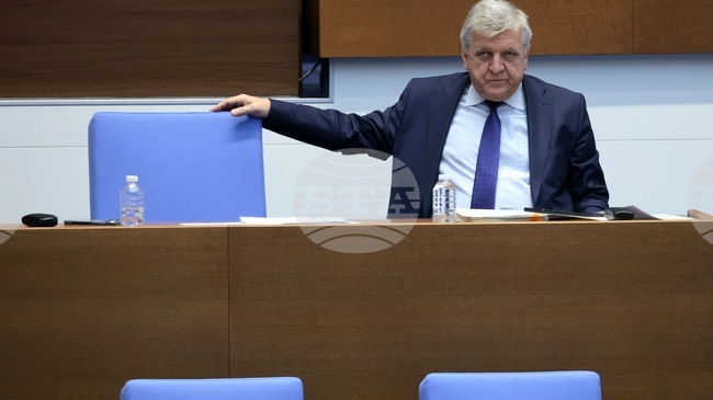 Има вариант за промени в Закона за управление на отпадъците относно депозитната система, каза Манол Генов