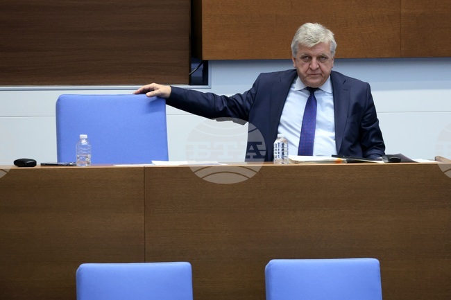 Има вариант за промени в Закона за управление на отпадъците относно депозитната система, каза Манол Генов