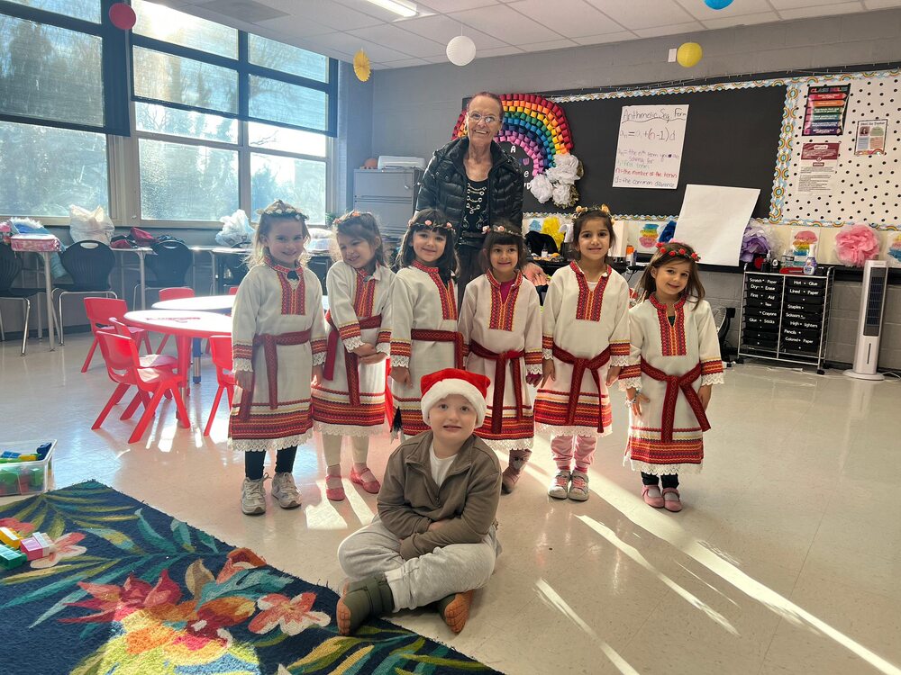 Ученици от Българското училище „Академия Христо Ботев“ във Вашингтон направиха генерална репетиция преди коледното си тържество