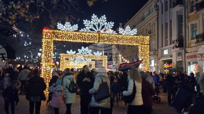 Шофьор от предприятие „Чистота“ по невнимание е блъснал част от коледната украса в Пловдив 