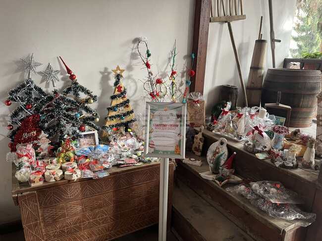 Благотворителен базар в Историческия музей е част от коледните кампании на младежката организация на Българския Червен кръст в Стрелча