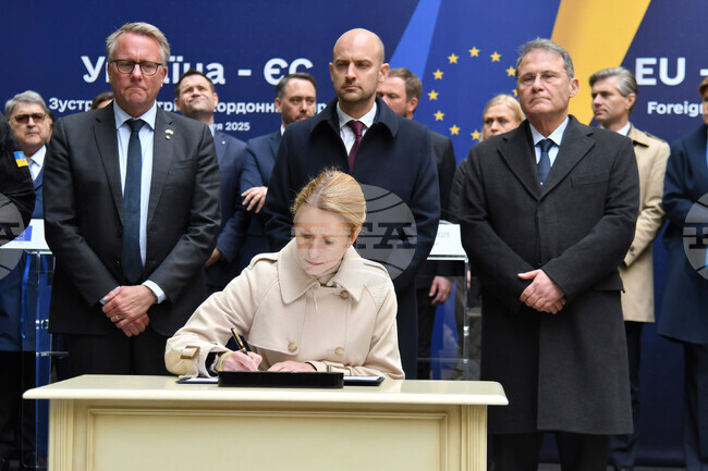 Европейският съюз прие нови санкции срещу Русия на фона на продължаващите преговори за мир в Украйна