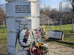 Момчилград - паметник - загинали войници