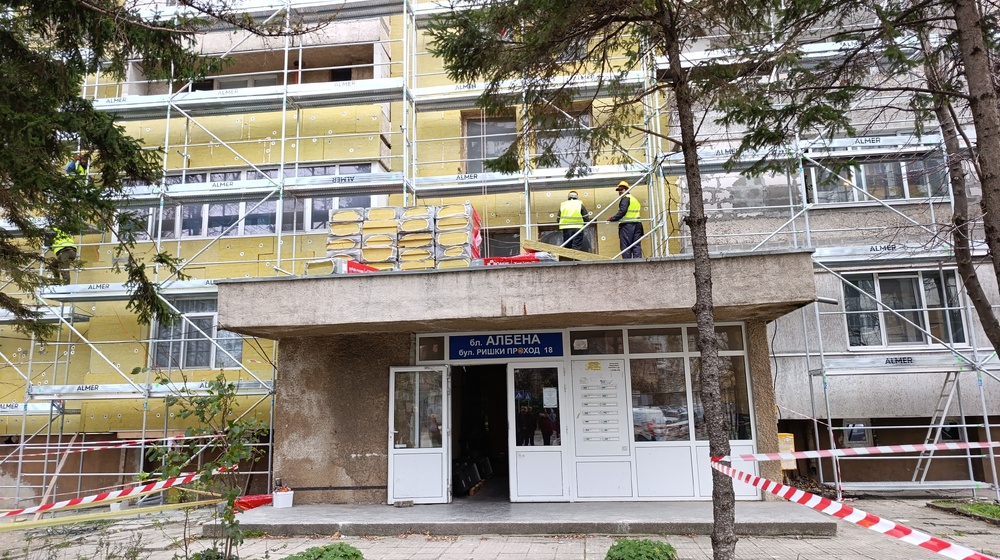 Община Шумен: Санирането на 14-етажния блок на бул. „Ришки проход“ 18 струва над 1 млн. лв. и ще приключи до 26 март 
