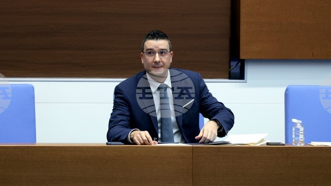 МИИ полага усилия в изграждането на административен капацитет и осигуряване на възможност за ротации и приемственост след дългосрочно командированите служители, заяви министър Петър Дилов