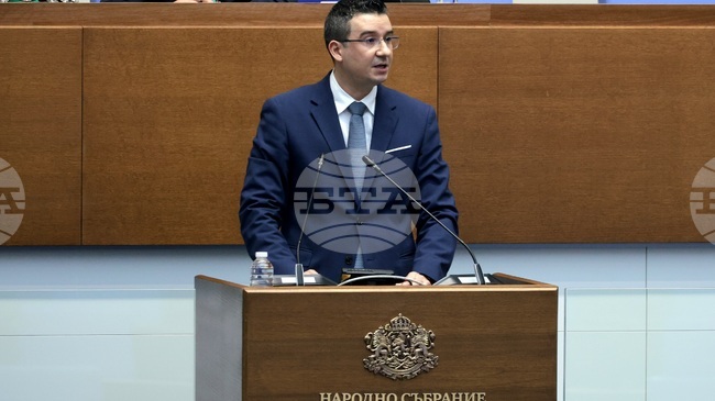 МИИ полага усилия в изграждането на административен капацитет и осигуряване на възможност за ротации и приемственост след дългосрочно командированите служители, заяви министър Петър Дилов