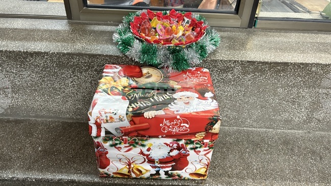 Marketing Experts Note Shift to Hybrid Shopping, Analyse Inflation's Impact on Gift Buying