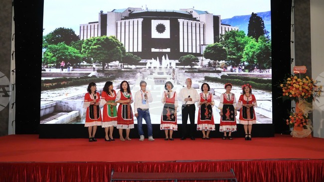 Bulgaria and Vietnam Mark 75 Years of Diplomatic Relations in Hanoi