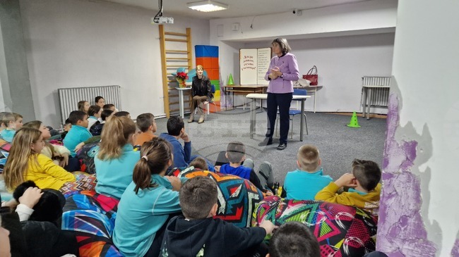 Здравка Евтимова се срещна с децата от 10. ОУ „Алеко Константинов“ в Перник