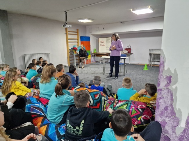 Здравка Евтимова се срещна с децата от 10. ОУ „Алеко Константинов“ в Перник