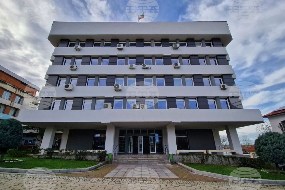 Декларация срещу изграждането на бежански център в Средец приеха общинските съветници