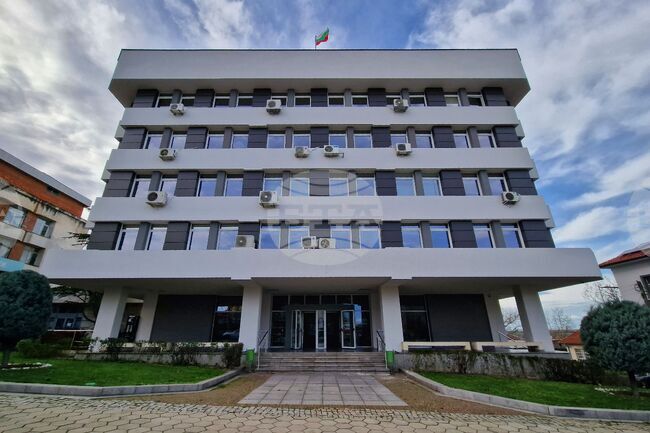 Декларация срещу изграждането на бежански център в Средец приеха общинските съветници