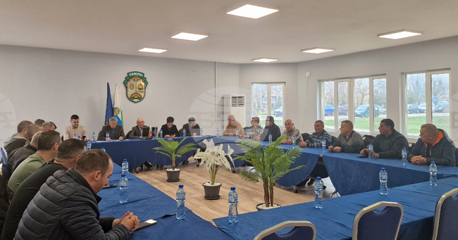 Общинският съвет в Самуил утвърди поименен списък на студентите, които получават еднократна парична помощ по повод 8 декември