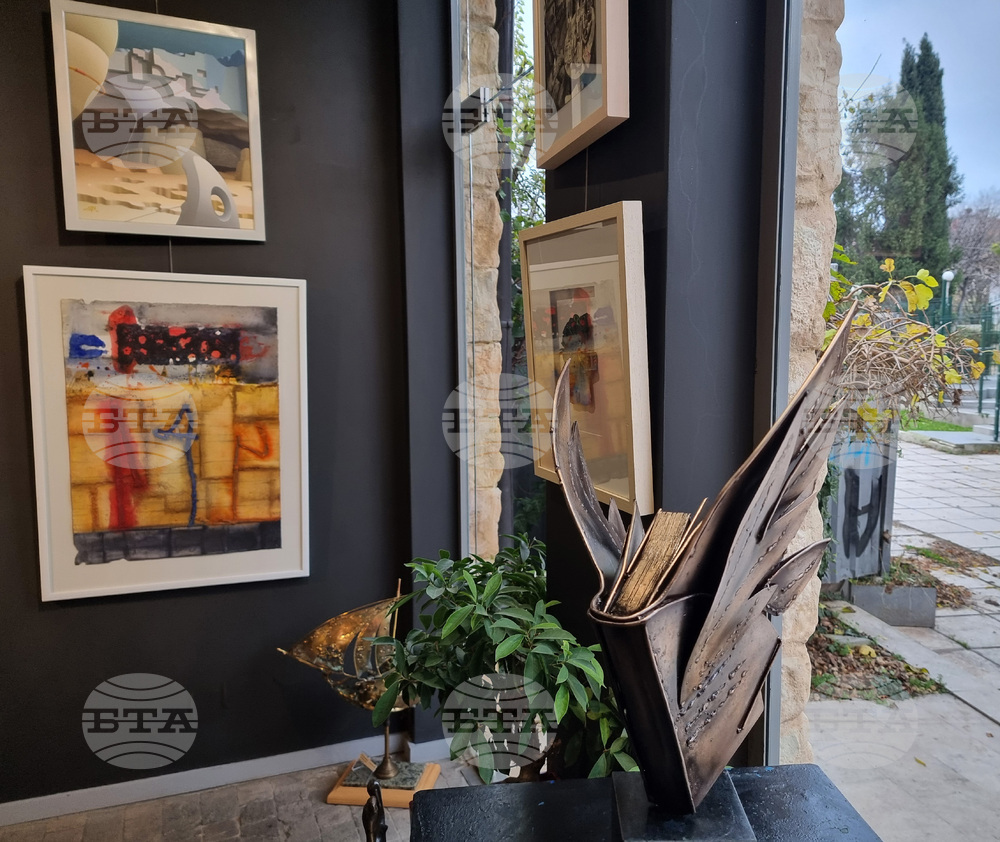 „Страници от личната ми книга“ е мотото на сборната годишна изложба на варненската галерия „Папийон“ 