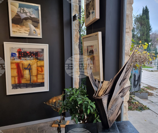 „Страници от личната ми книга“ е мотото на сборната годишна изложба на варненската галерия „Папийон“ 