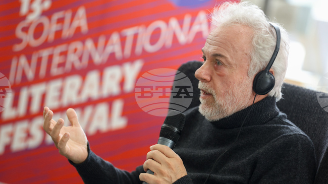 Френският писател и философ Фредерик Льоноар представи своята книга "Юнг. Пътуване към себе си" на Панаира на книгата в НДК