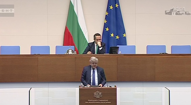 Догодина трябва да приключи прегледът на районите със значителен риск от наводнения, каза Манол Генов