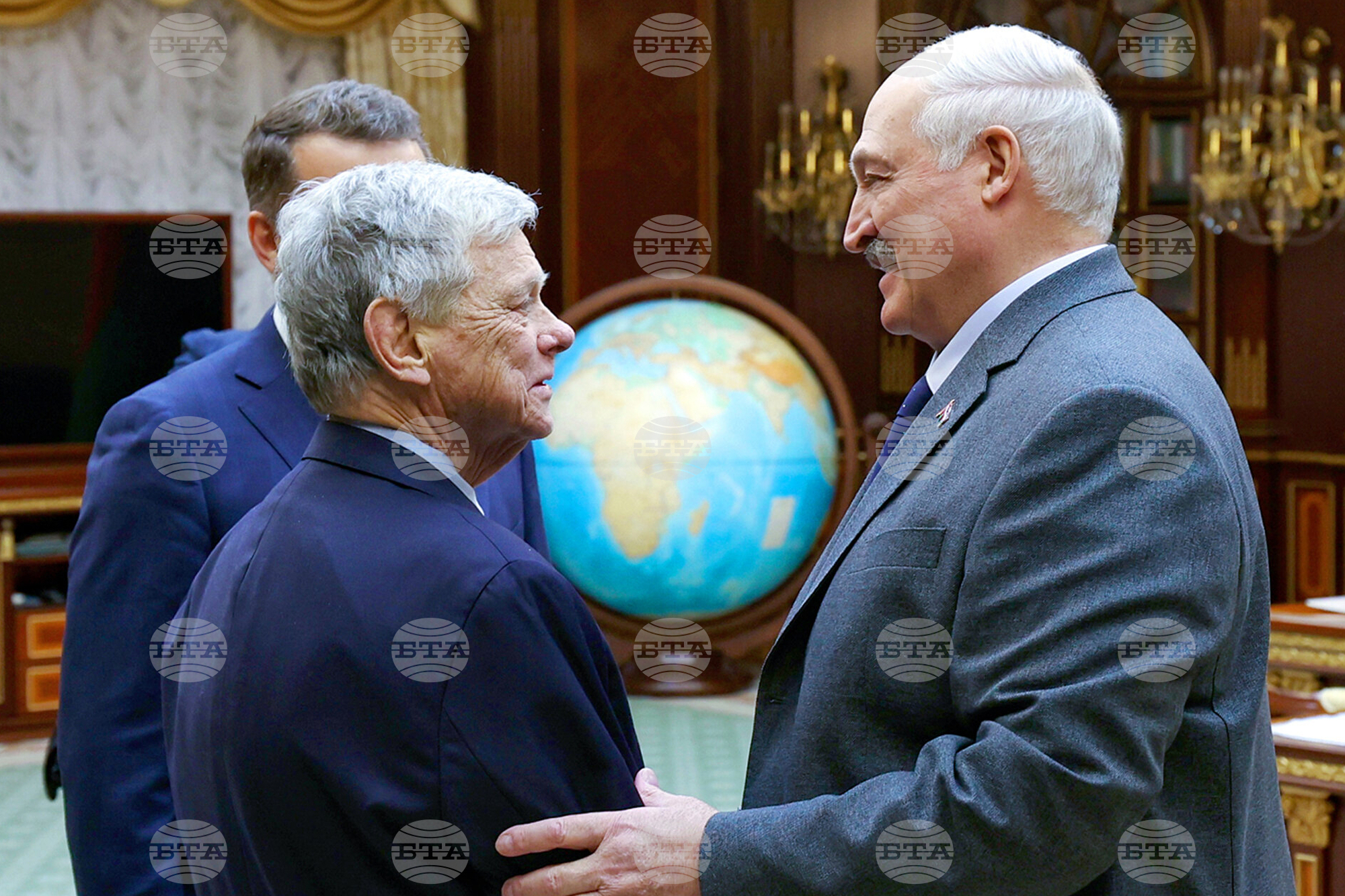 САЩ отменят санкциите срещу калиевия карбонат от Беларус, заяви американският пратеник Джон Коул след среща с Лукашенко