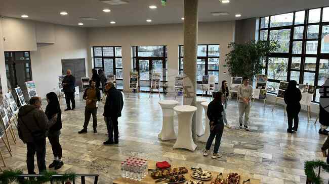 Изложбата „Вчера, днес, утре“ показва историята и бъдещето на Ловеч през погледа на младите хора