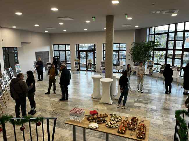 Изложбата „Вчера, днес, утре“ показва историята и бъдещето на Ловеч през погледа на младите хора