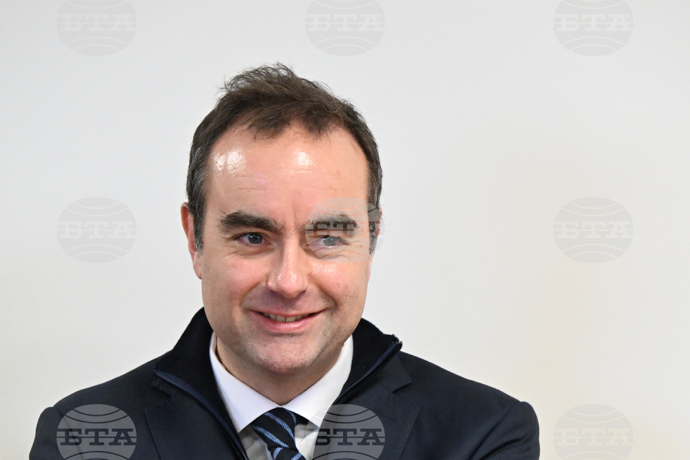 Френският премиер премахва от днес някои доживотни привилегии за бившите премиери и бившите вътрешни министри