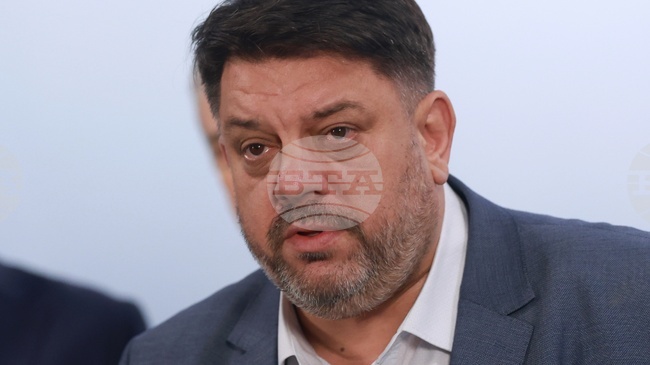 Ако получим третия мандат за съставяне на правителство, ще го обсъдим и тогава ще решим дали да го върнем, каза лидерът на БСП Атанас Зафиров