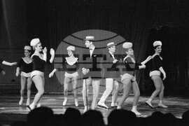 Международно балетно шоу „Париж върху лед“ в София