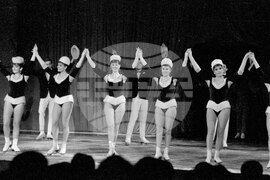 Международно балетно шоу „Париж върху лед“ в София