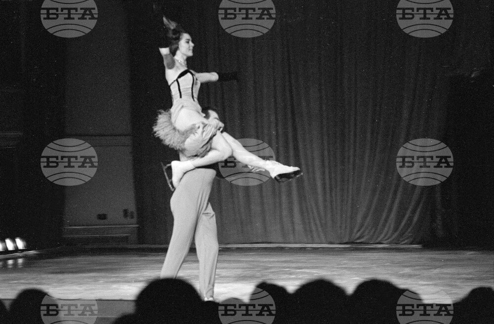 Международно балетно шоу „Париж върху лед“ в София