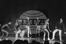 Международно балетно шоу „Париж върху лед“ в София