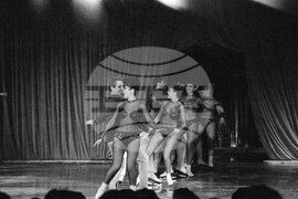 Международно балетно шоу „Париж върху лед“ в София