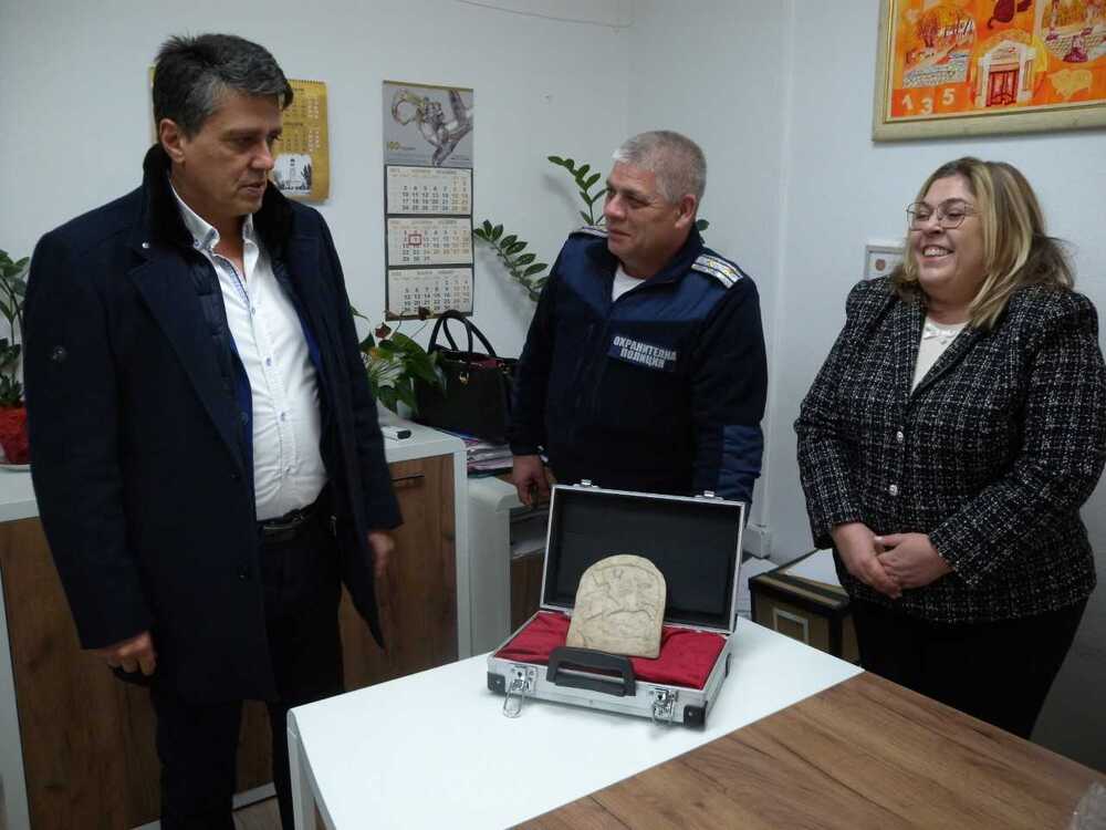 Ценен експонат, изчезнал при обир през 1996 година, отново е част от фонда на Регионалния исторически музей в Разград