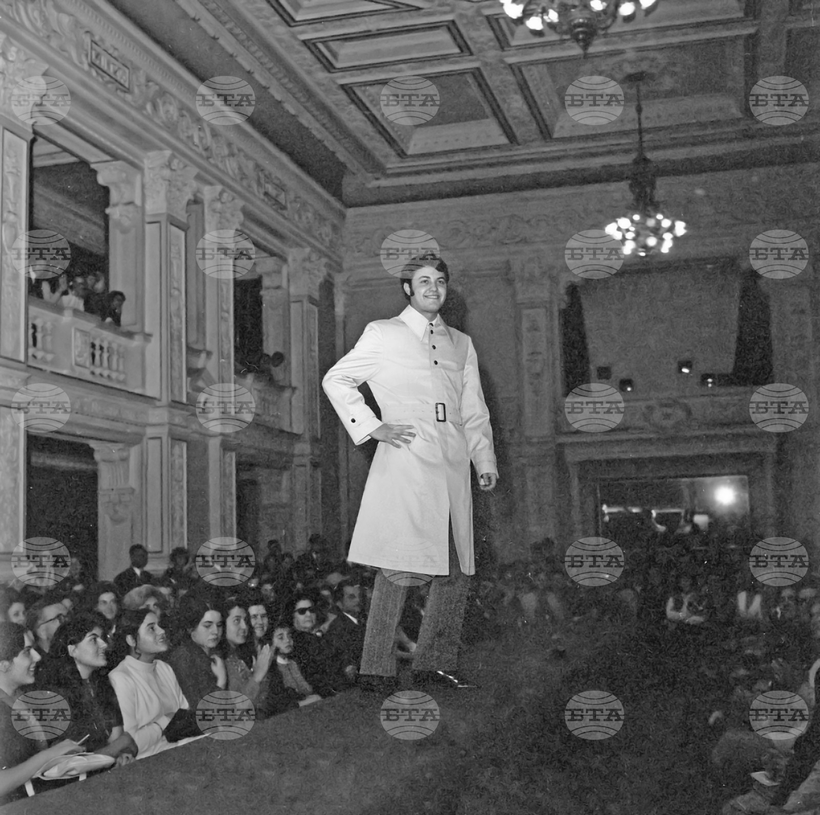 Ревю на модната къща „Валентина" във Военния клуб