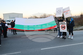 Пловдив - протест с искане за премахване на мантинелите и разширяване на пътя