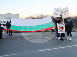 Пловдив - протест с искане за премахване на мантинелите и разширяване на пътя