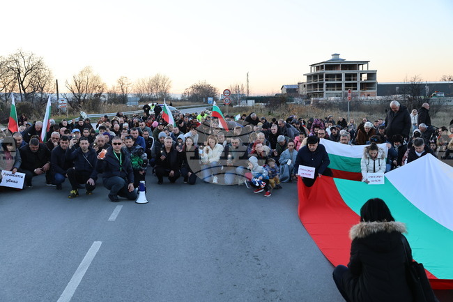 Пловдив - протест с искане за премахване на мантинелите и разширяване на пътя