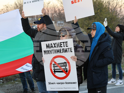 Пловдив - протест с искане за премахване на мантинелите и разширяване на пътя