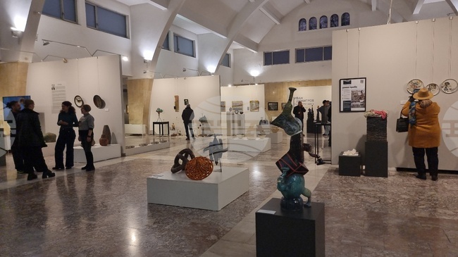 В Деня на св. Спиридон, покровител на грънчарите, в Стара Загора бе открит Фестивалът на съвременната керамика 