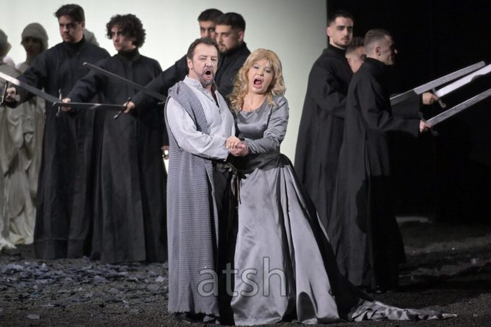 АТА: Националният театър за опера и балет на Албания представи новата постановка на „Трубадур“ на Верди