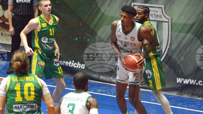 Черно море Тича се прави при гостуването си на Шумен в Националната баскетболна лига