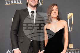 Hailee Steinfeld Pregnancy