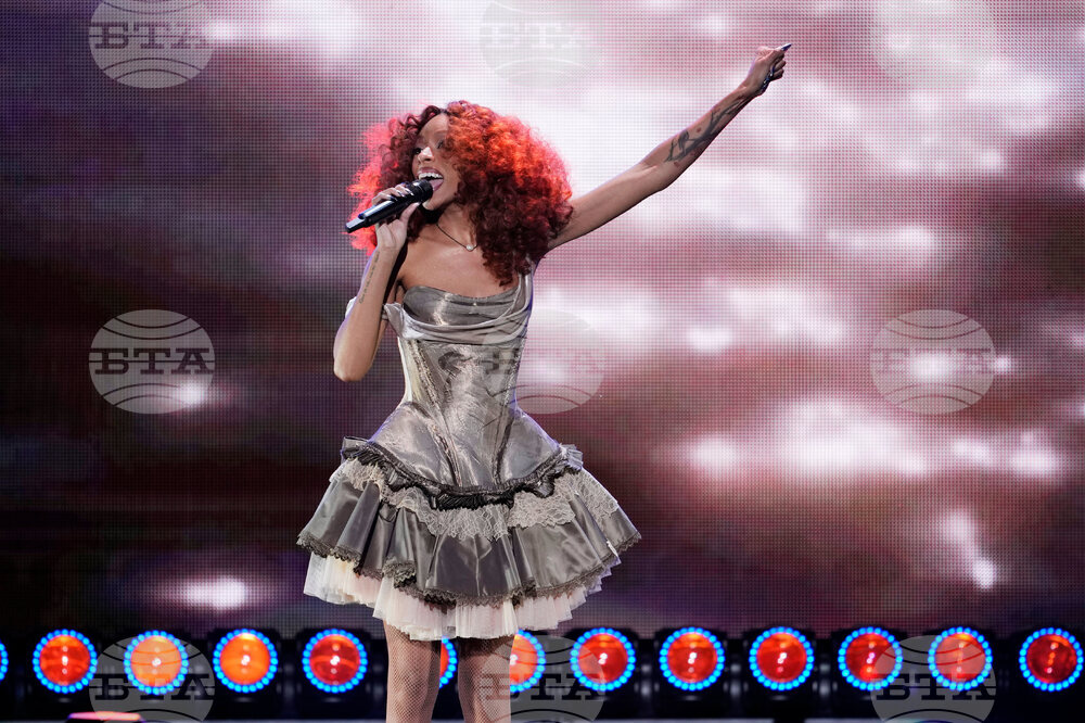 2025 Z100's iHeartRadio Jingle Ball - New York - Show