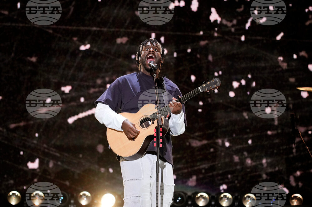 2025 Z100's iHeartRadio Jingle Ball - New York - Show